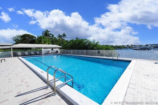 Building Photo - 3912 S Ocean Blvd