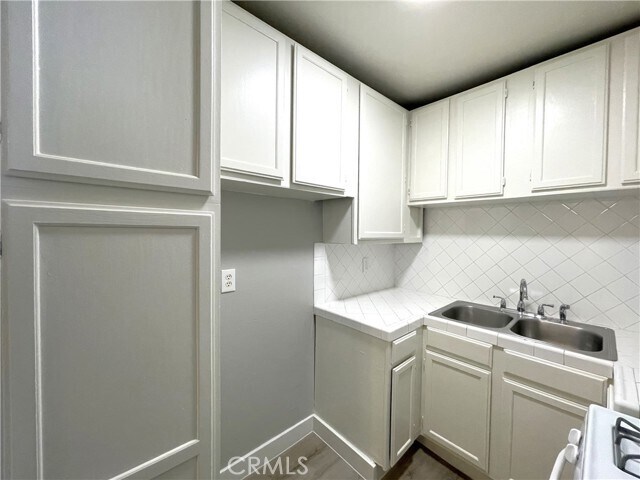 Building Photo - 13717 Chadron Ave