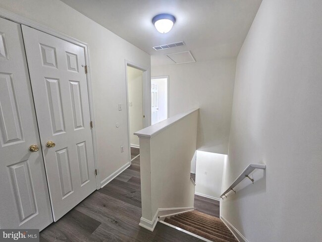 Building Photo - 124 Bay Hill Ln