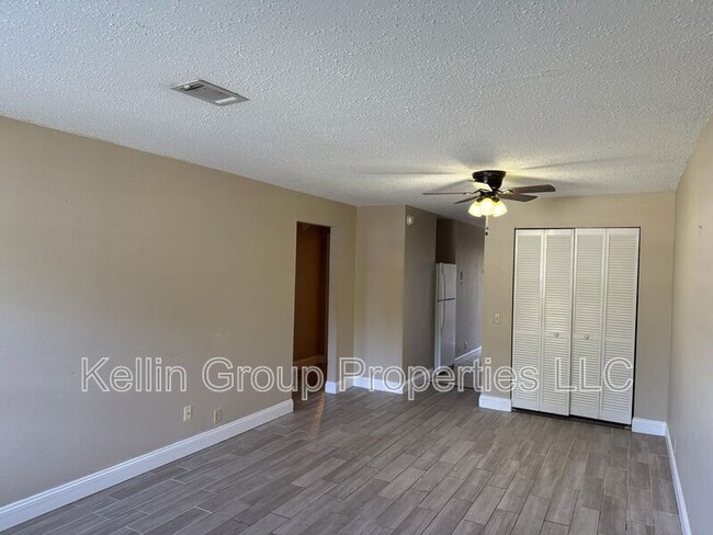 Building Photo - 5649 Struthers Ct