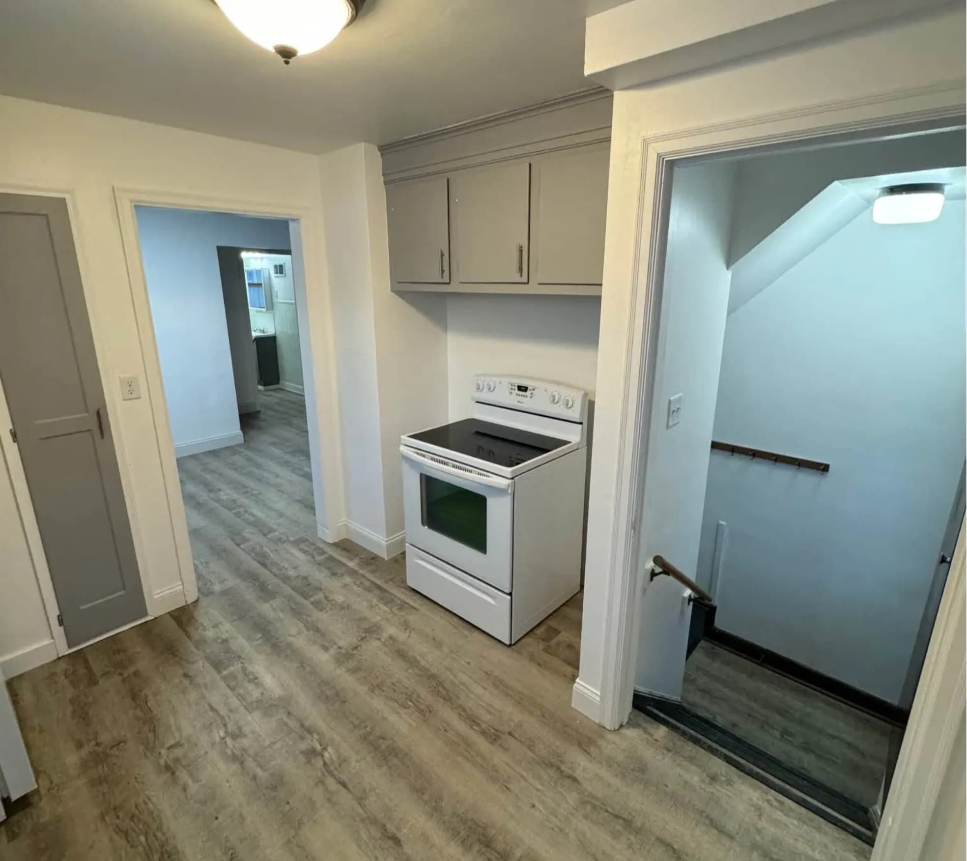 Building Photo - 1006 N 1st Ave