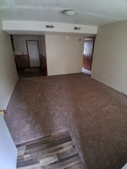 Building Photo - 130 Haner Cir