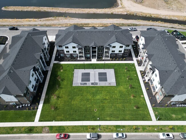 Building Photo - 1322 Sawmill Blvd E