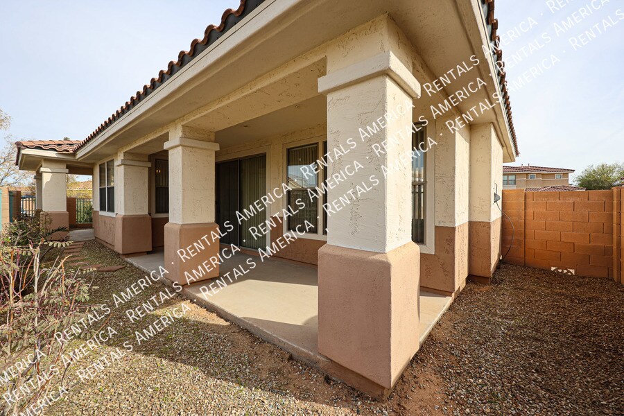 Building Photo - 2218 N 135th Dr