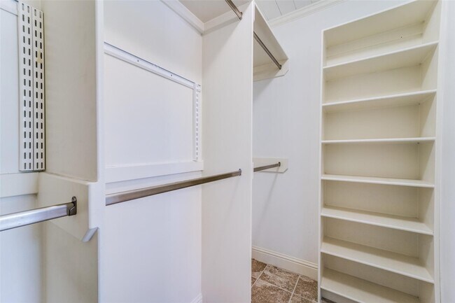 Building Photo - 4502 Brookwoods Dr