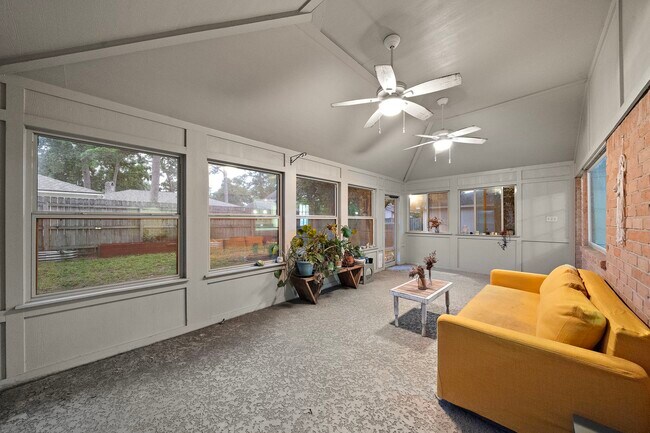 Building Photo - 10211 Cantertrot Dr