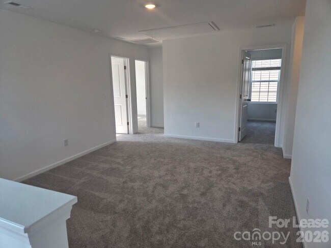 Building Photo - 712 Espresso Dr