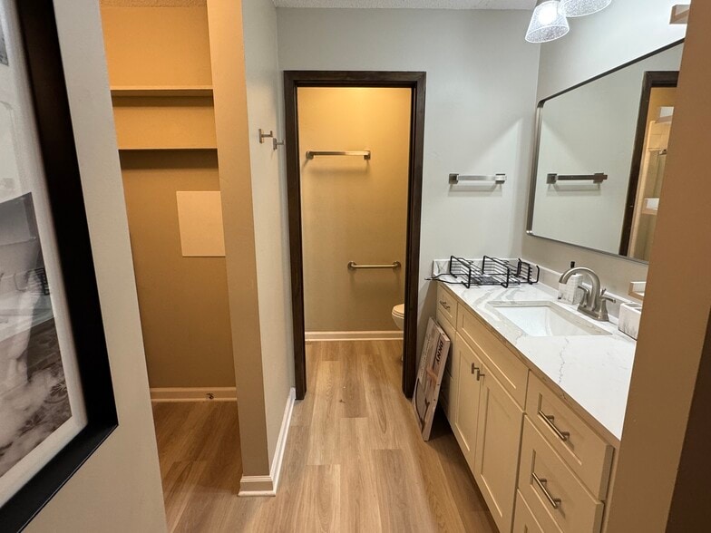 All new primary bath - 7500 Cahill Rd