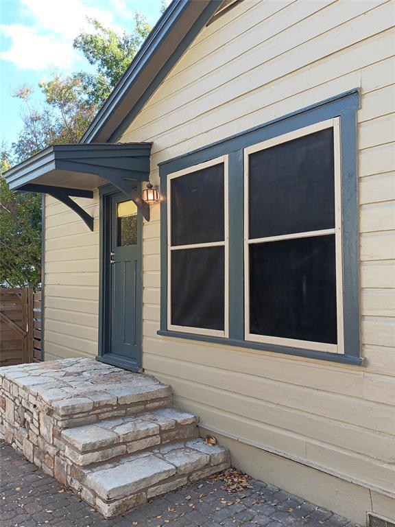 Building Photo - 2003 Montclaire St