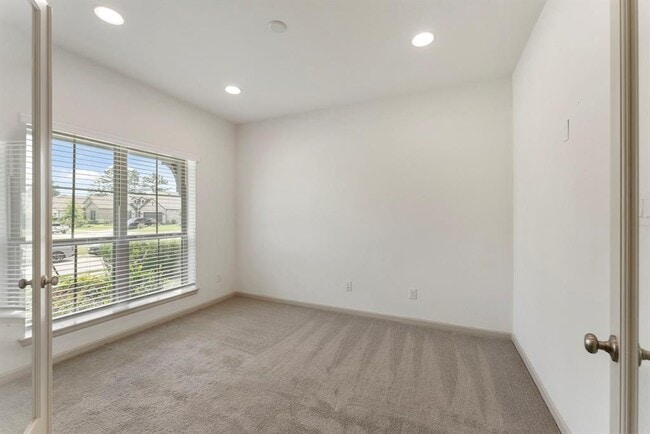 Building Photo - 17192 Wild Robin Ln