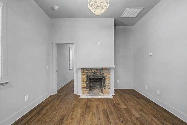 Building Photo - Completely redone 1 bedroom - move in special