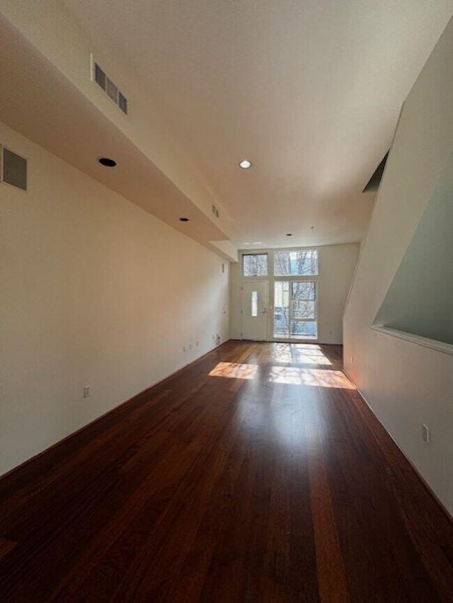 Building Photo - 42 Iron Horse Ln