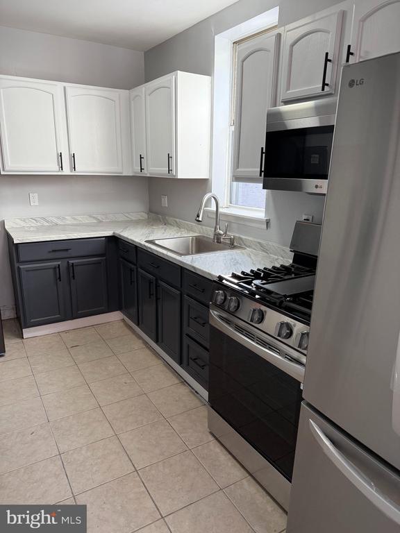 Building Photo - 1048 South St