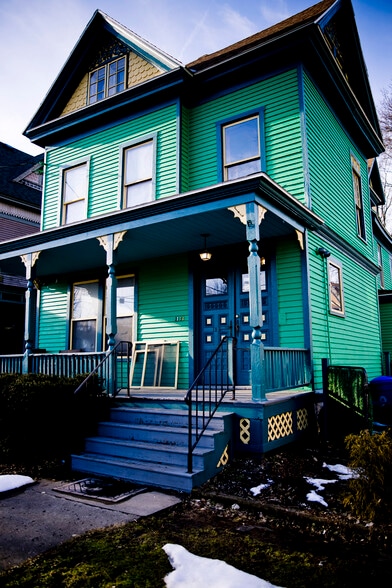 Front Exterior - 129 Green St