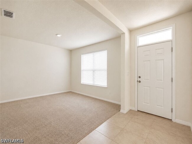 Building Photo - 2736 Dumont Ln