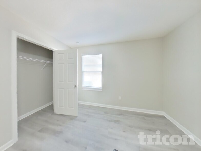 Building Photo - 77009 Birdseye Ct