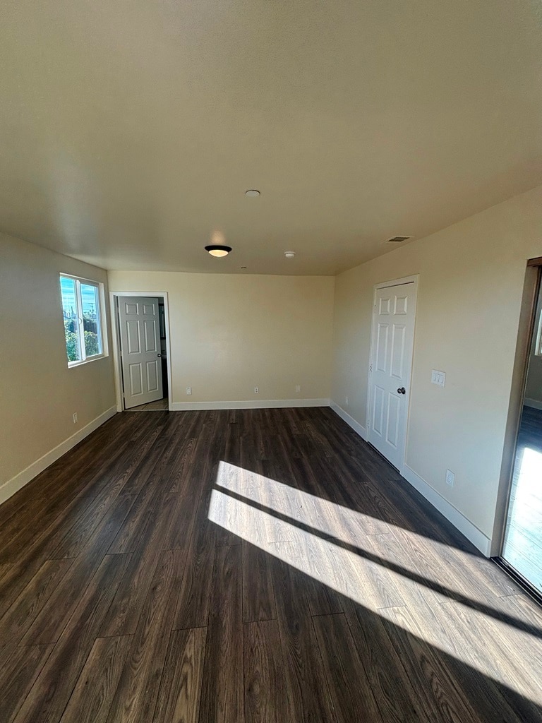 Building Photo - 333 E 69th St