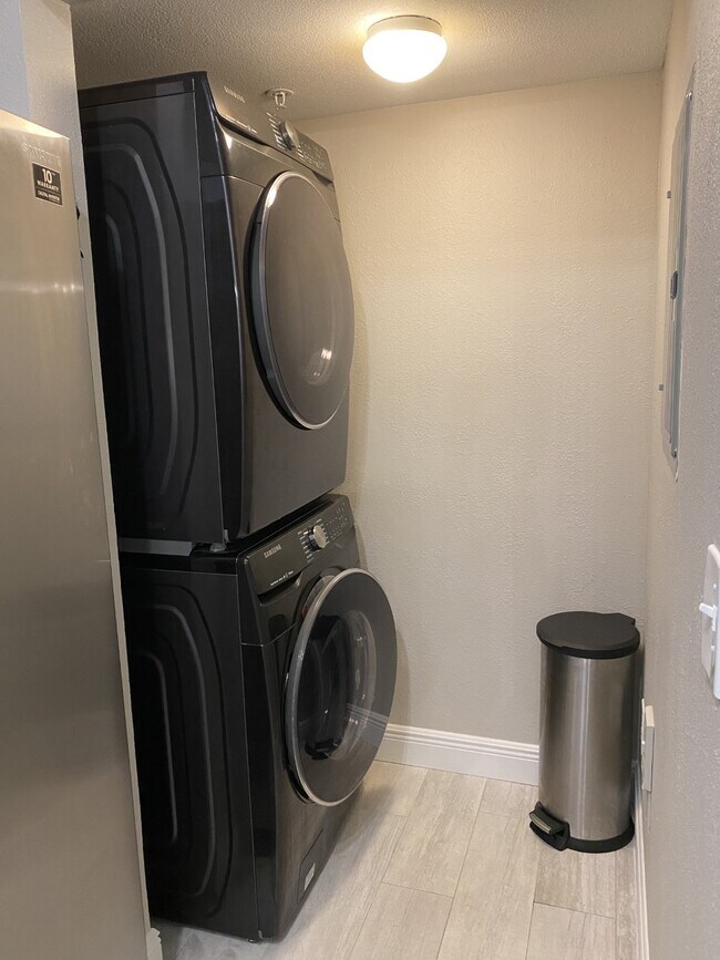 Building Photo - 1810 Florida Club Cir