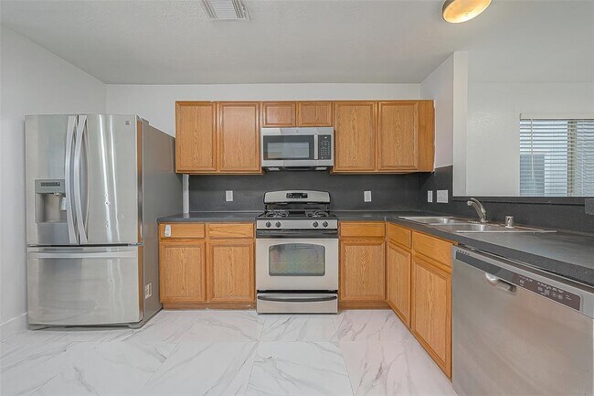 Building Photo - 20939 Young Meadows Way