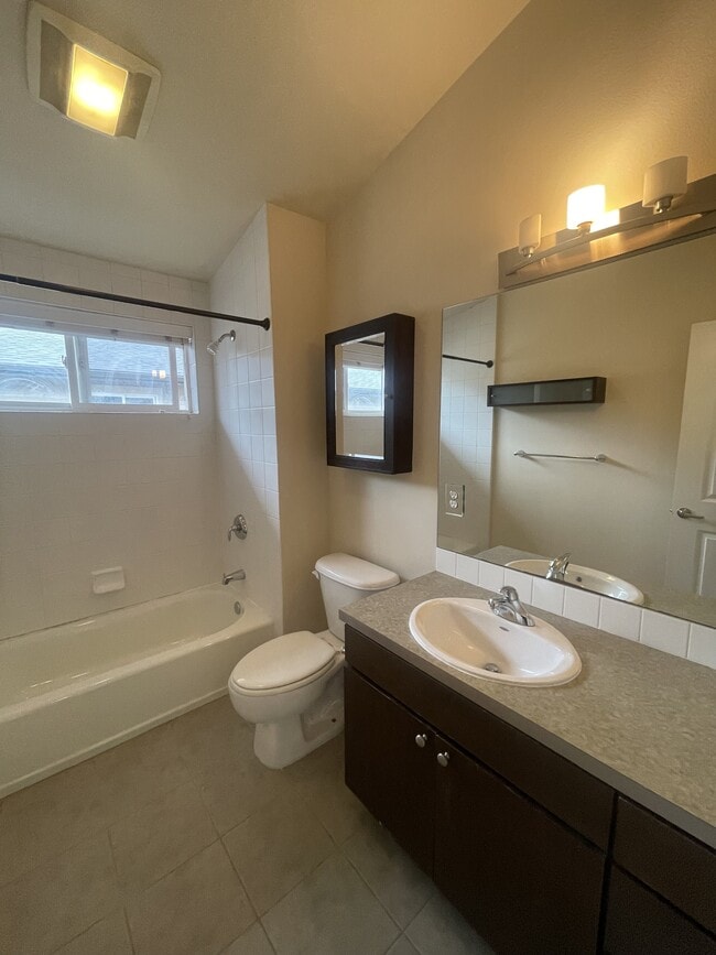Building Photo - 834 N 145th Ln