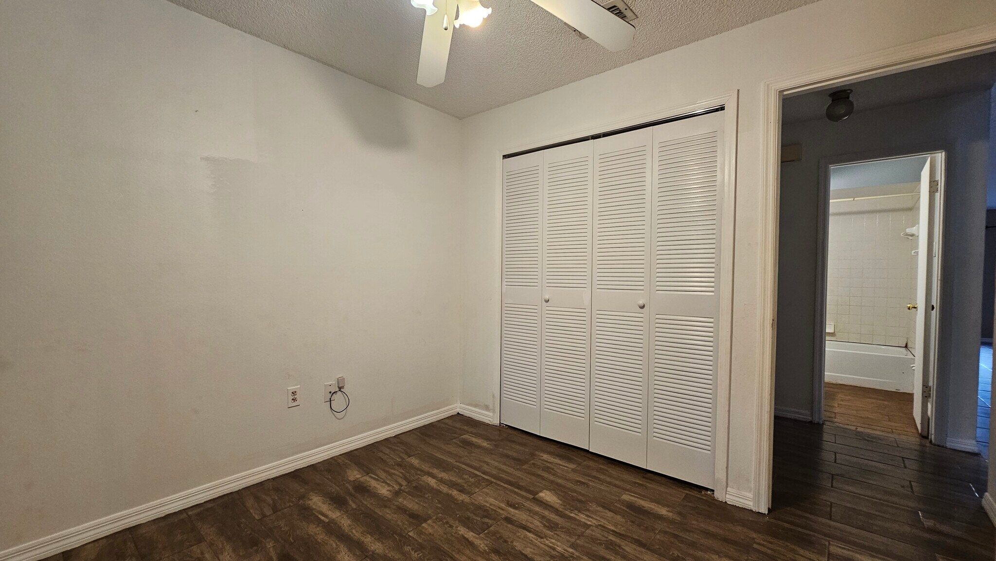 Building Photo - 1371 Melshire Ave