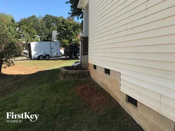 Building Photo - 1443 Bottle Brush Ln