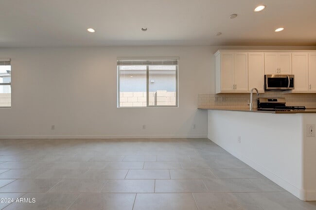 Building Photo - 17050 W Artemisa Ave