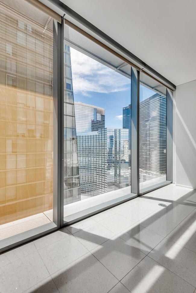 Building Photo - Veer Towers 2210E-CityCenter Views from th...