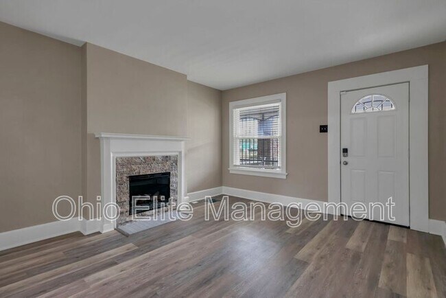 Building Photo - 618 Lilley Ave