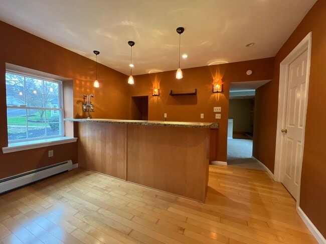 Building Photo - Gorgeous 3 bed, 2 bath home | Lawn Care Included