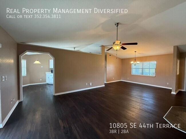 Building Photo - 10805 SE 44th Terrace