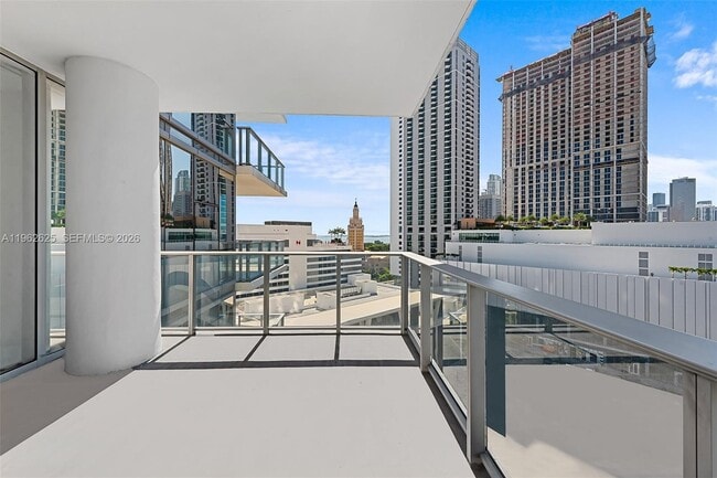 Building Photo - 851 NE 1st Ave