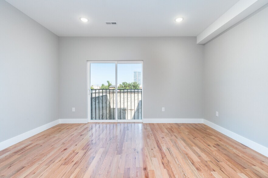 bedroom - 1331 N 17th St