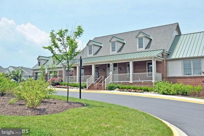 Building Photo - 9549 Hyde Pl