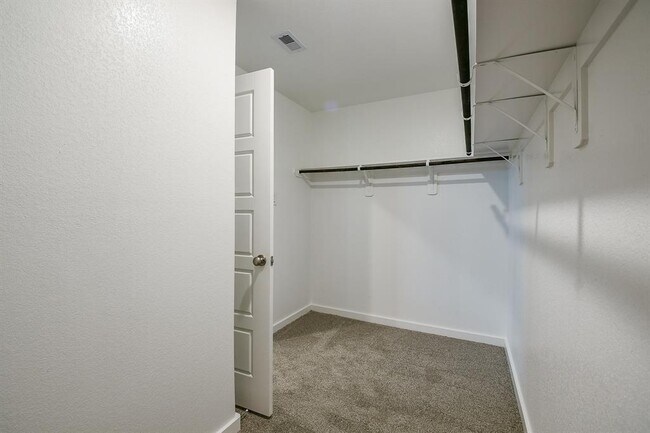 Building Photo - 18743 Etta Pnes Cir