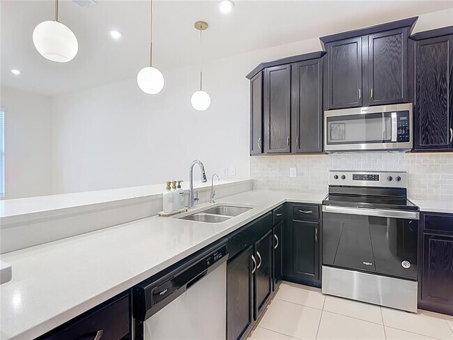 Building Photo - 2437 Varenna Loop