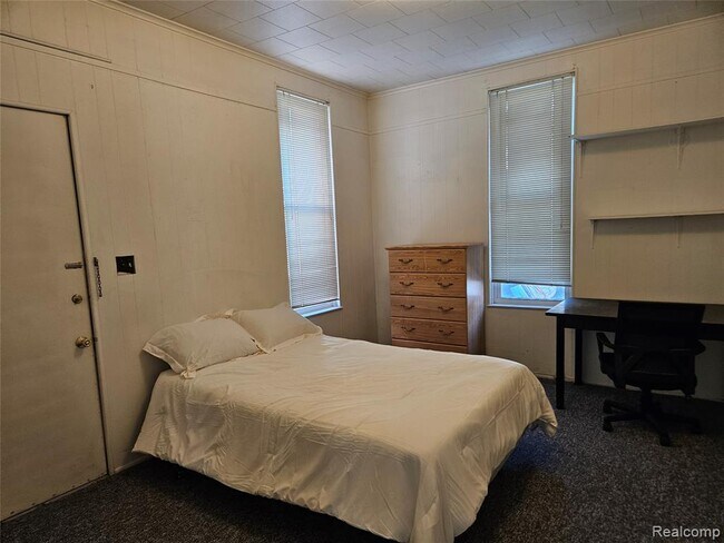 Building Photo - 921 Mary St