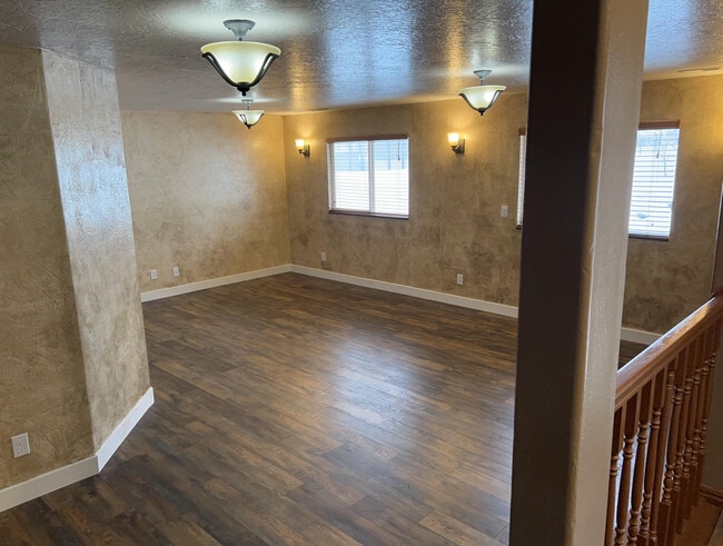 Building Photo - 2991 E 1610 S