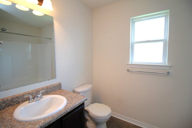 Building Photo - Coming March 16th — Upgraded 3-Bed, 2-Bath Pace Home in The Woodlands with Open Floor Plan, Bonus...