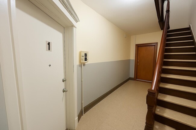 Building Photo - 95 W 17th St