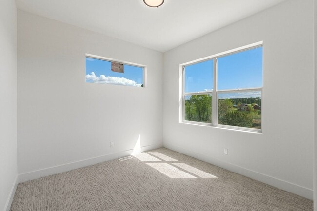Building Photo - 115 Elevation Dr