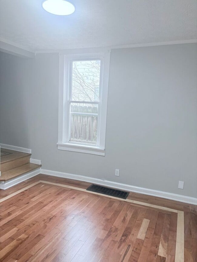 Building Photo - Charming 4 beds 3 baths in Reynoldsbug!