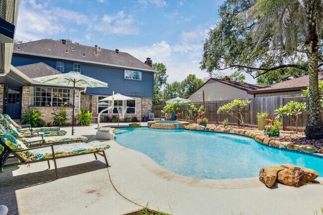 Building Photo - 4311 Meadowbank Dr