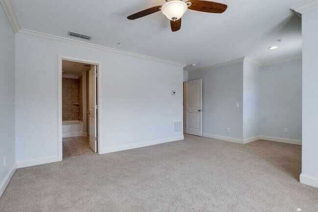 Building Photo - 216 Bixby Private Ln