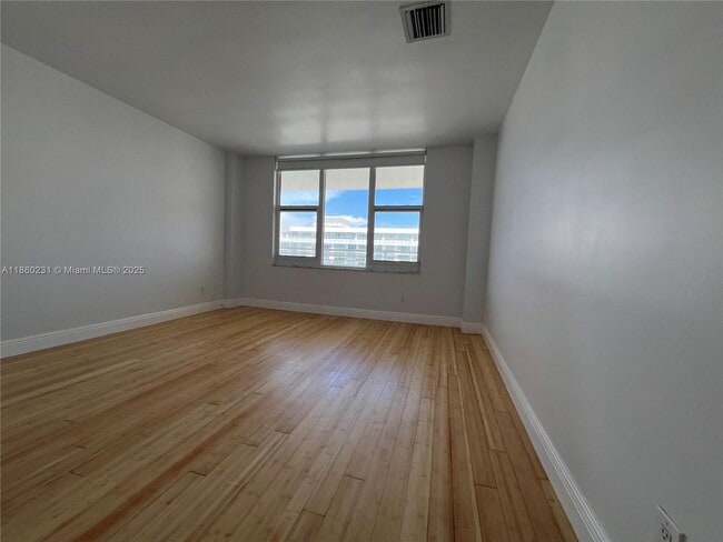Building Photo - 5600 Collins Ave