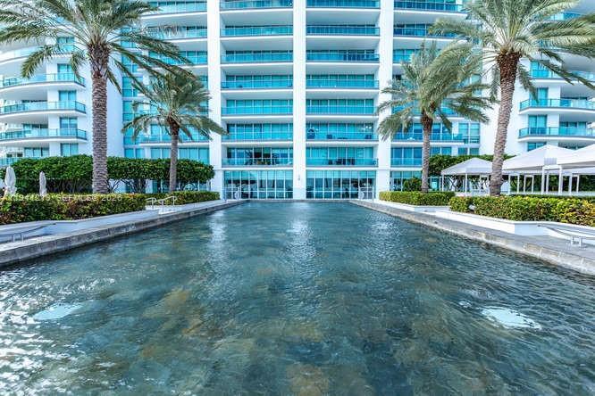 Building Photo - 1331 Brickell Bay Dr