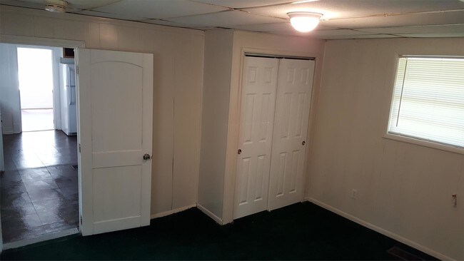 Building Photo - 614 Fern St