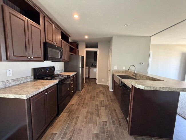 Building Photo - Stunning home with EVERYTHING you could want!