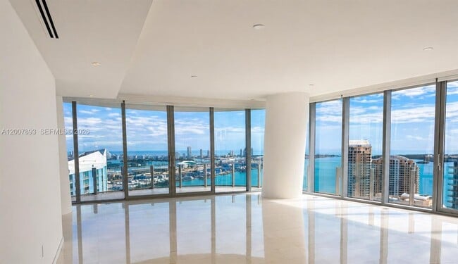 Building Photo - 300 Biscayne Blvd Way