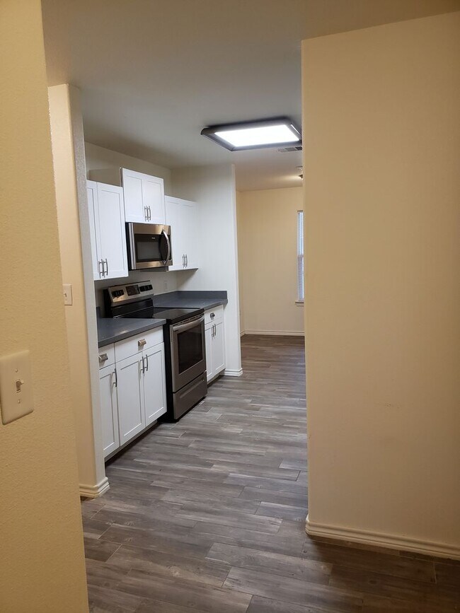 Building Photo - Beautiful NISD Home